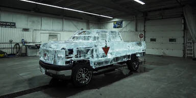 Kanadier bauen Truck aus Eis