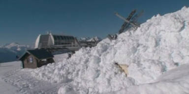 Lawine zerstört Ski-Lift in Frankreich
