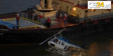 Hubschrauber stürzt in den East River