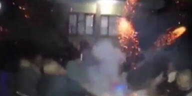 Feuerwerk explodiert in Männerrunde
