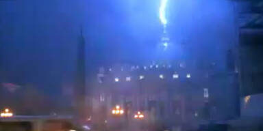 Papst-Rücktritt: Blitz schlägt in Petersdom ein