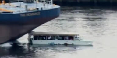 Schock: Kahn überfährt Passagierboot