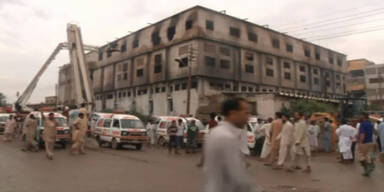 Pakistan: 300 Tote bei Großbrand in Karatschi