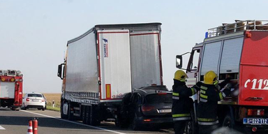 Wiener Pkw crasht in Serbien in Lkw – Drei Tote