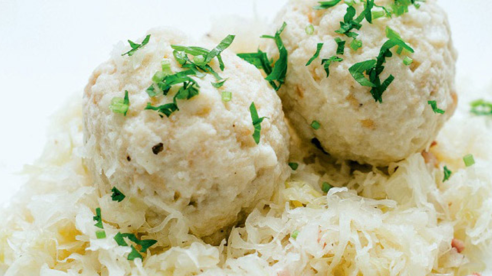 Speckknödel Auf Sauerkraut Cooking