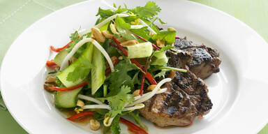 Steak mit Koriander-Gurken-Salat