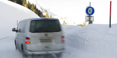 Verkehrsbehinderungen nach Schneefällen