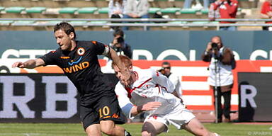 Superstar Totti führte Roma zum Sieg in Bari