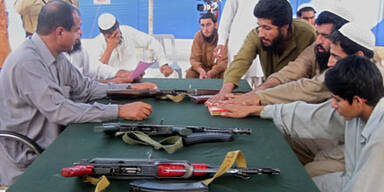 Taliban wollen Fluthelfer angreifen