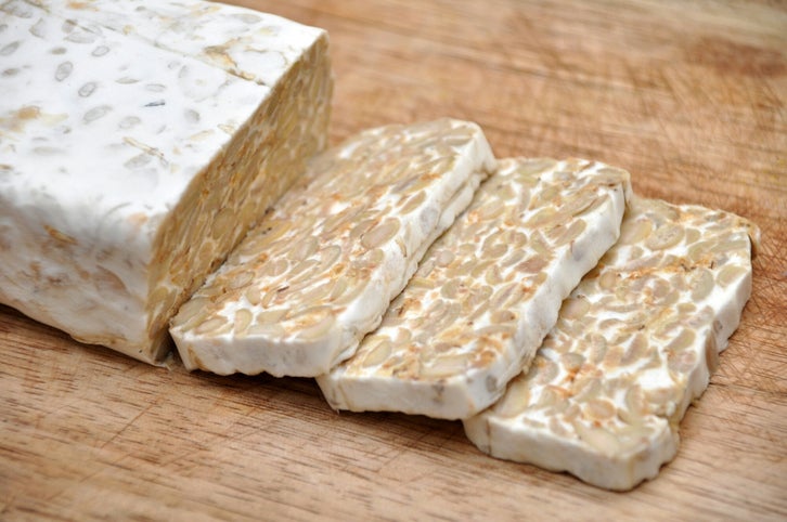 So einfach macht man Tempeh selbst!