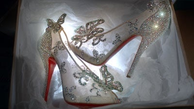 Disney & Louboutin enthüllen Cinderella-Schuh