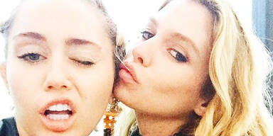 Miley Cyrus & Stella Maxwell