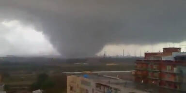 Italien: Tornado fegt über die Toskana
