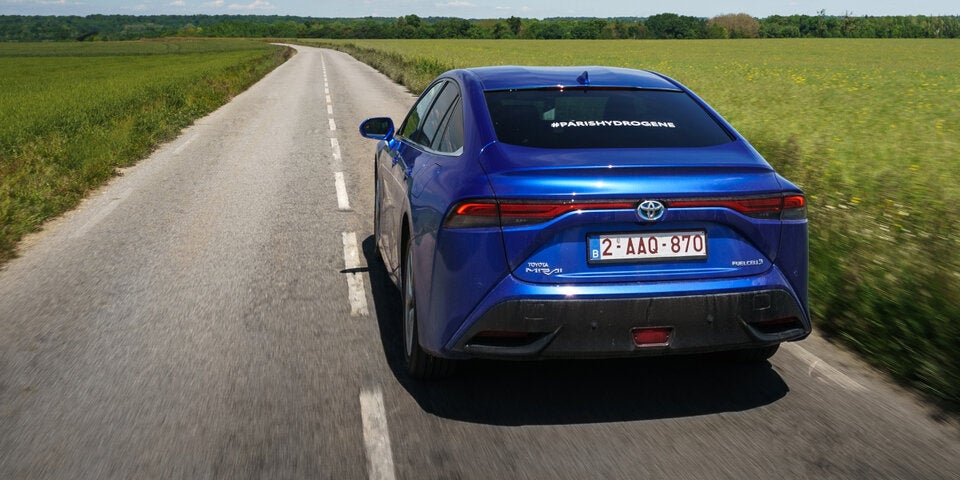 Neuer Toyota Mirai schafft Reichweitenrekord