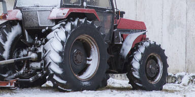 Traktor Schnee
