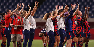 US-Spielerinnen feiern ersten Sieg