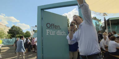 Internet lacht über "ÖVP-Tür" ins Nichts