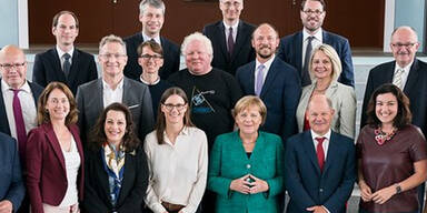 Über dieses Merkel-Foto lacht das Netz