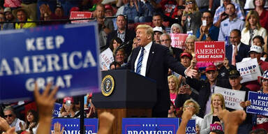 Trump poltert in Rede - aber ein Zuschauer stiehlt ihm die Show