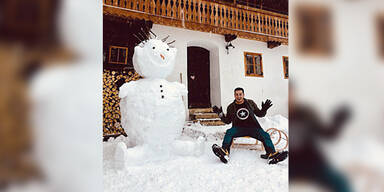Nackter Schnee-Mann bei Gabalier