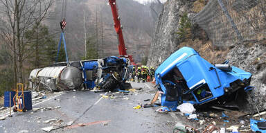 Steyr Unfall Milchtankwagen