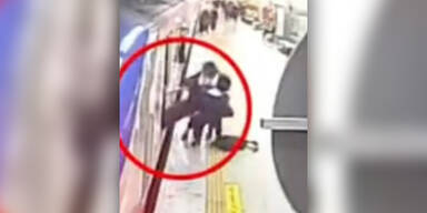 16-Jährige im Iran nach Vorfall in U-Bahn von Teheran im Koma