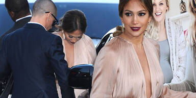 Jennifer Lopez & Casper Smart: Premiere What to Expect When You#re Expecting