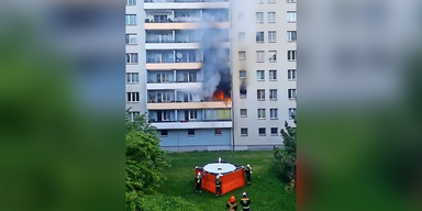 Brand: Bewohner wollten in Panik von Balkon springen