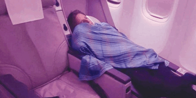 Amir Akhtar Hashmi Pilot schläft ein