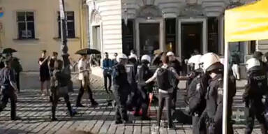 Polizei Wien Identitären Demo Freyung