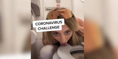 'Influencerin' leckt für 'Corona-Challenge' die Flugzeugtoilette ab