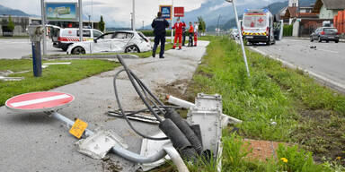 UNfall mit rettungswagen Weer Tirol