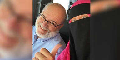 Muslima wird im Bus wüst beschimpft – So genial reagiert der Fahrer