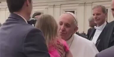 Mädchen (3) sorgt für "Eklat" beim Papst