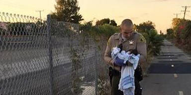 Polizei rettet lebendig begrabenes Baby