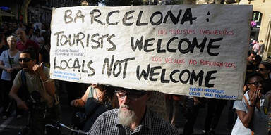 Spanien: Erboste Einwohner greifen Touristen an