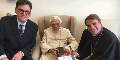 Blaues Auge: Benedikt XVI. schwer gestürzt