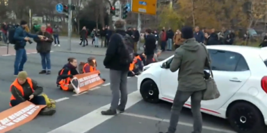 Klima-Kleber blockieren Verkehr in Dresden