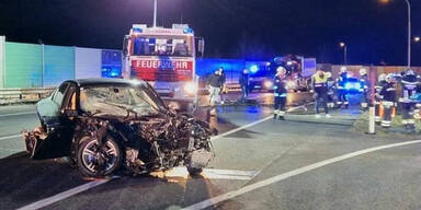 Elf Verletzte bei Unfall mit Kleinbus in Niederösterreich