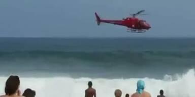 Hubschrauber stürzt vor Copacabana ins Meer