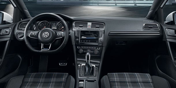 VW Golf GTE mit Plug-in-Hybrid startet