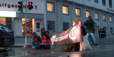 VerkehrsbehinderungKlimaproteste vor Wiener Schulen.png