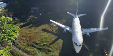 Verlassenes Flugzeug Bali