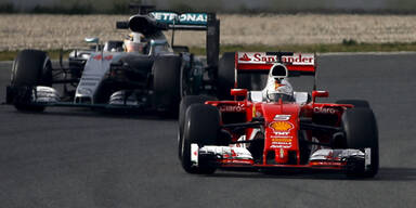 Vettel Schnellster, Panne bei Mercedes