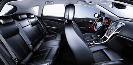 Vor allem die inneren Werte stimmen beim Opel Astra. Er hat genügend Stauraum.
