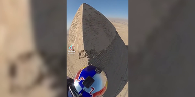 Wingsuit Egypt.png