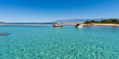 Zadar Familienurlaub - Strand in Kolan auf der Insel Pag