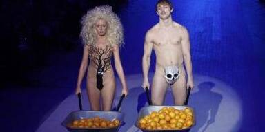 Models im Adam & Eva-Kostüm