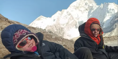 Zara und Sasha am Mount Everest
