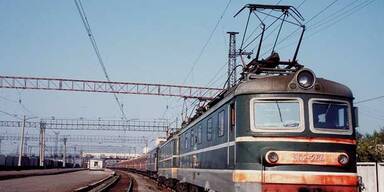 Zug in Russland entgleist: 70 Verletzte